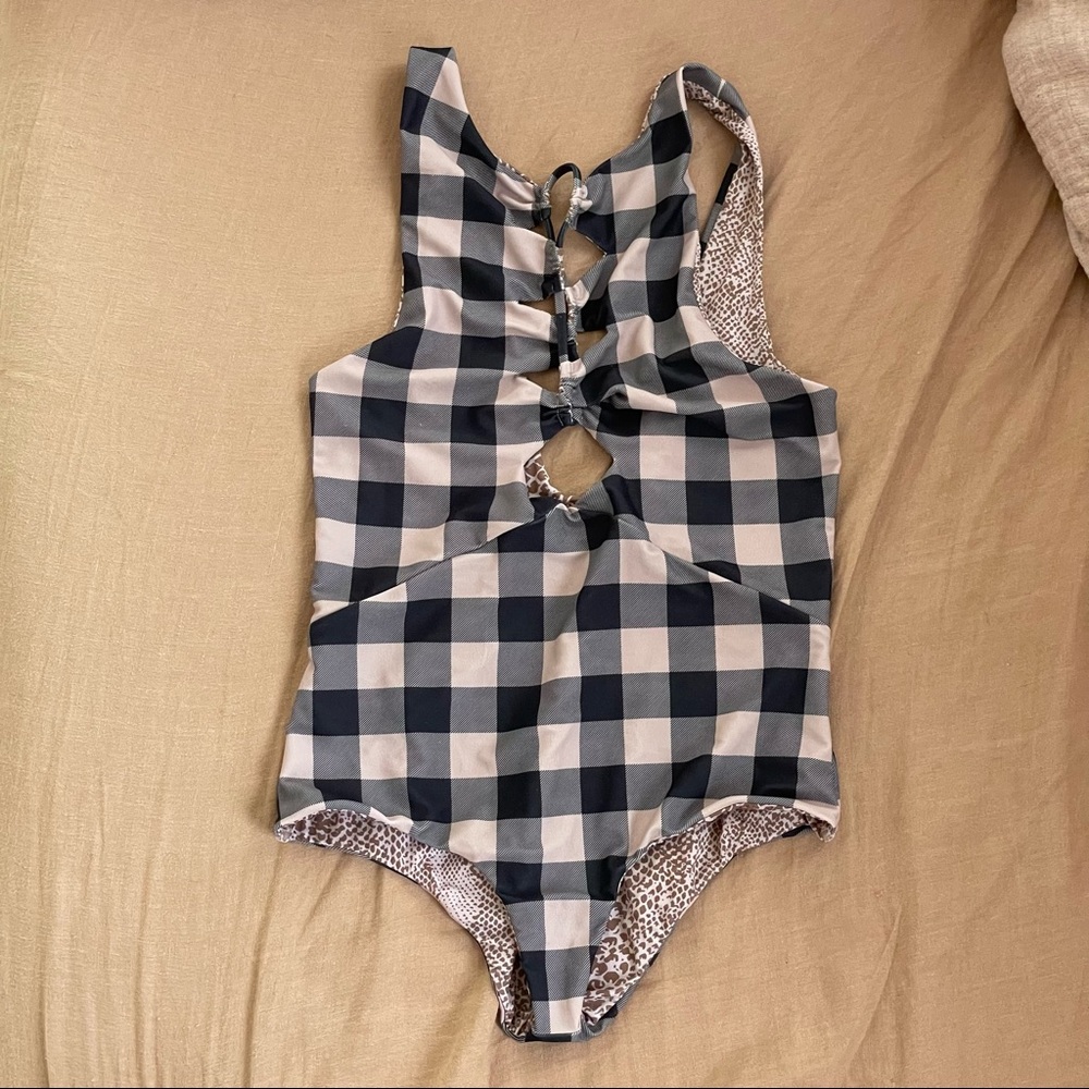 Acacia One Piece